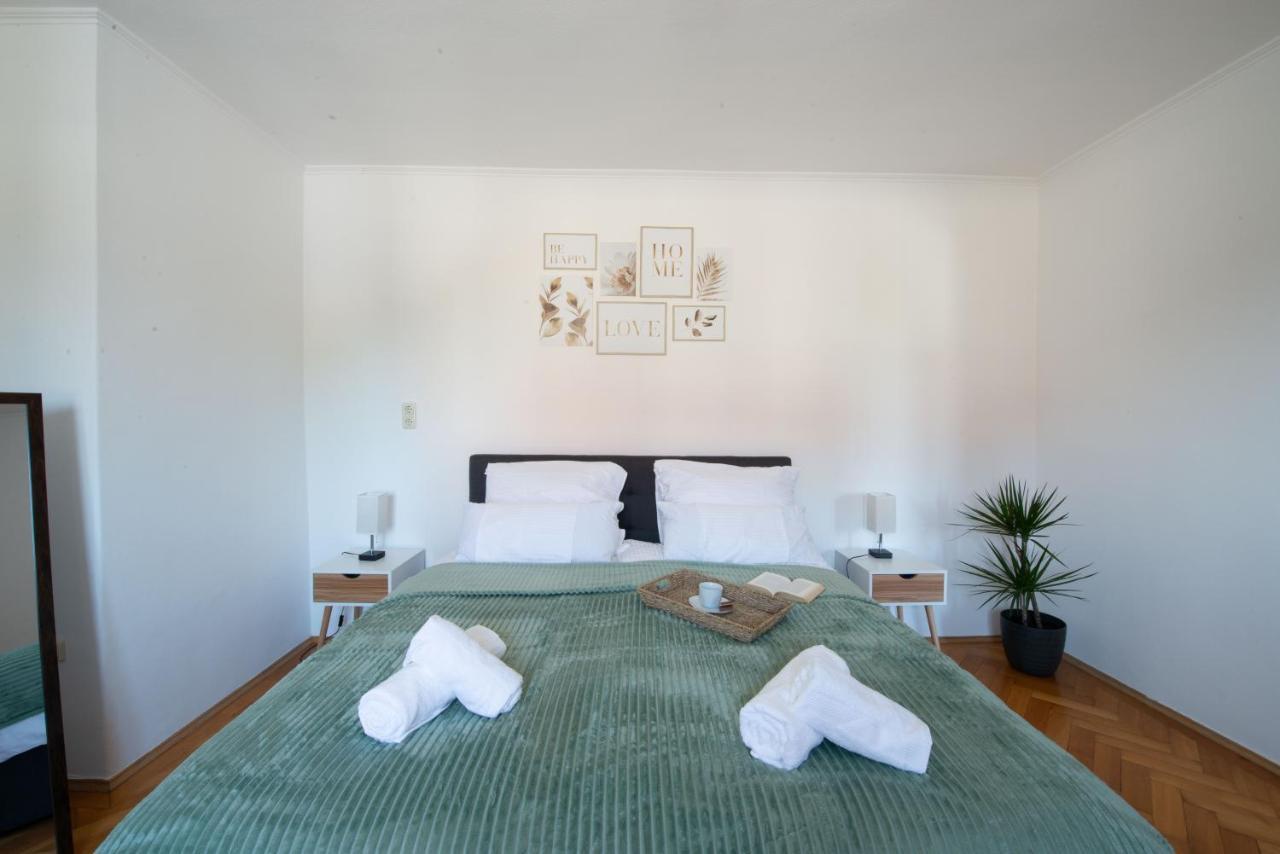 Bessa Homes 6 Personen 2 Schlafzimmer, 3 King Size, Betten, Balkon, Kueche Haag in Oberbayern Extérieur photo